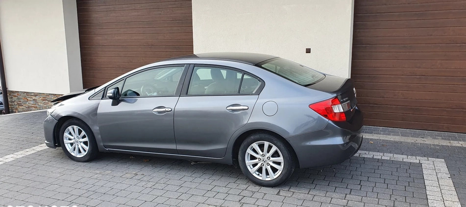 Honda Civic cena 18500 przebieg: 102000, rok produkcji 2012 z Mszczonów małe 154